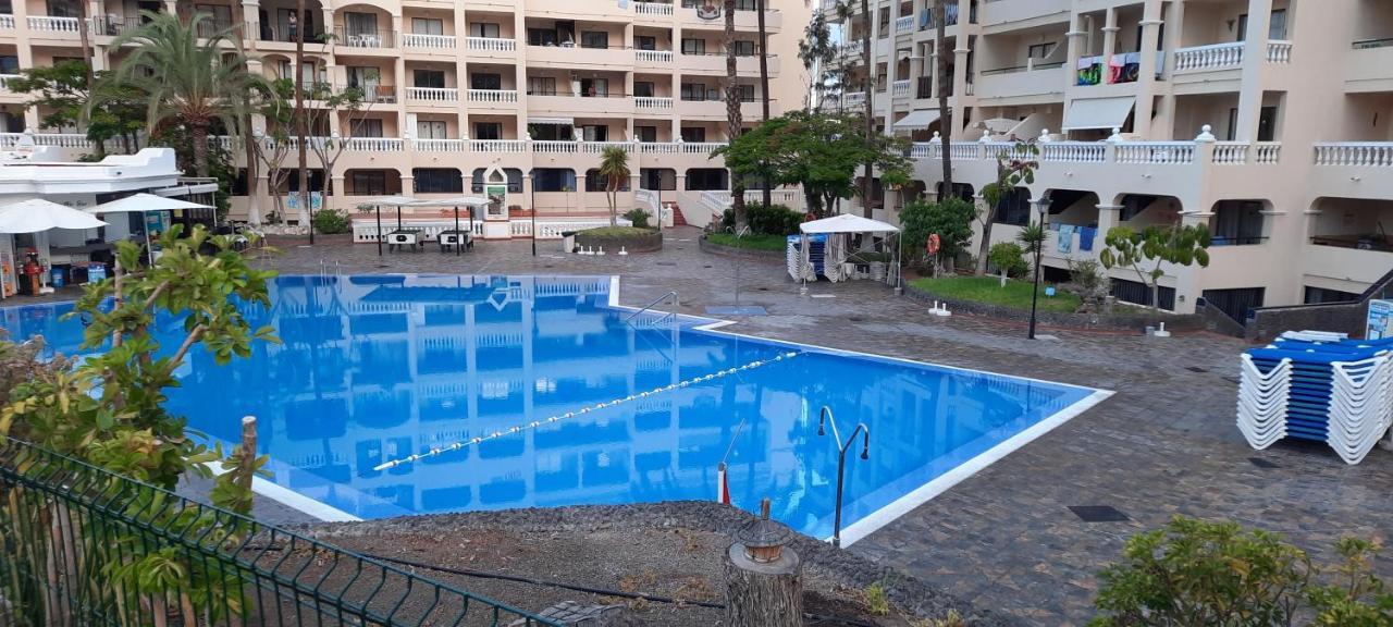 castle harbour Aparthotel Los Cristianos  Exteriör bild