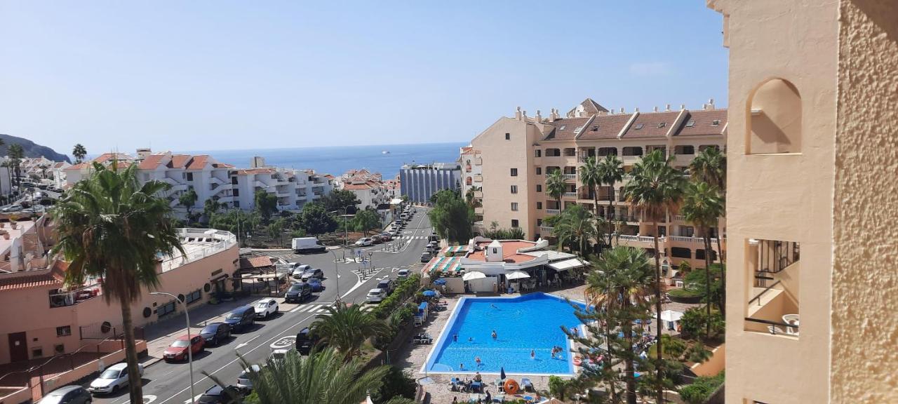 castle harbour Aparthotel Los Cristianos  Exteriör bild