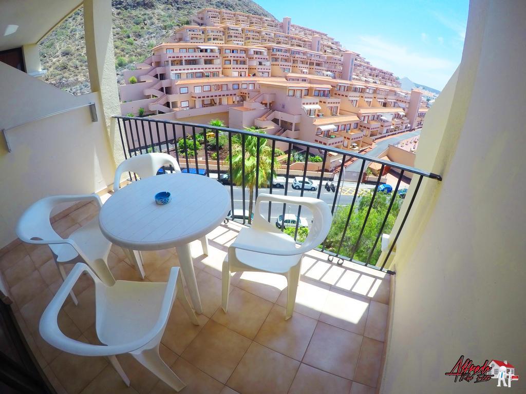 castle harbour Aparthotel Los Cristianos  Exteriör bild