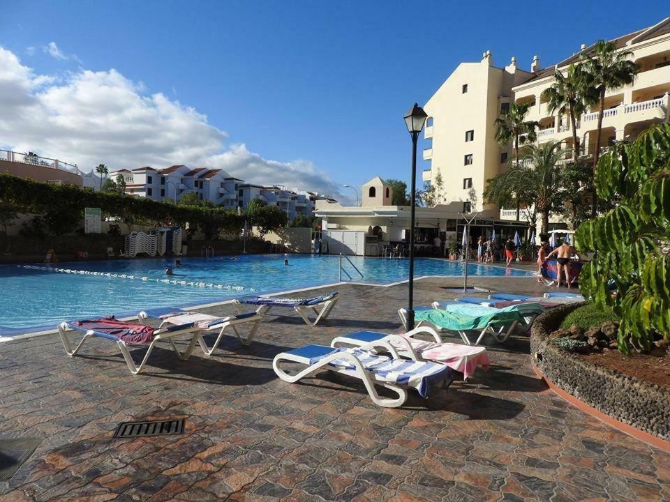 castle harbour Aparthotel Los Cristianos  Exteriör bild