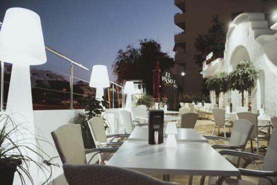 castle harbour Aparthotel Los Cristianos  Exteriör bild
