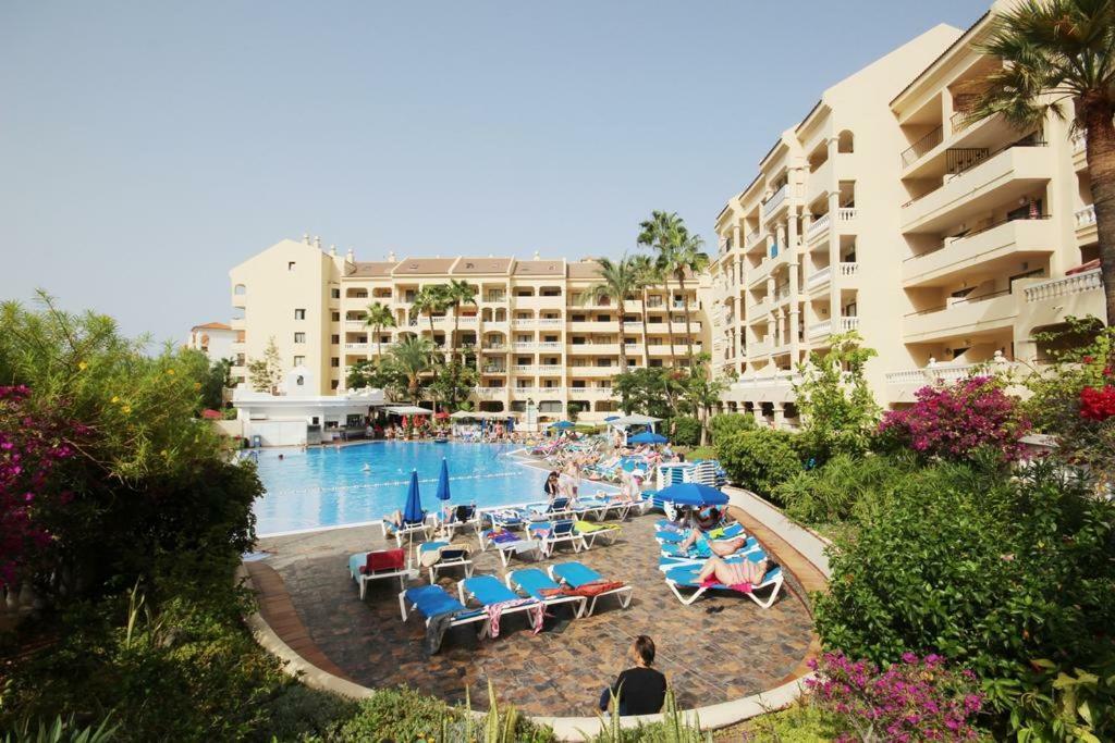 castle harbour Aparthotel Los Cristianos  Exteriör bild